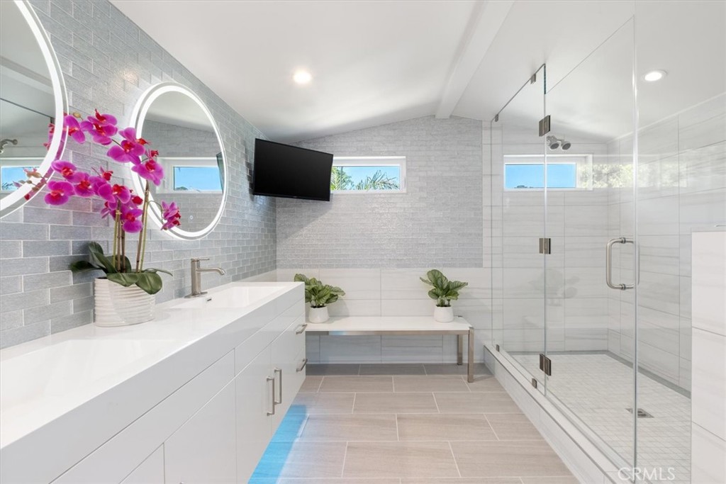 MLS #OC25223685 image #25