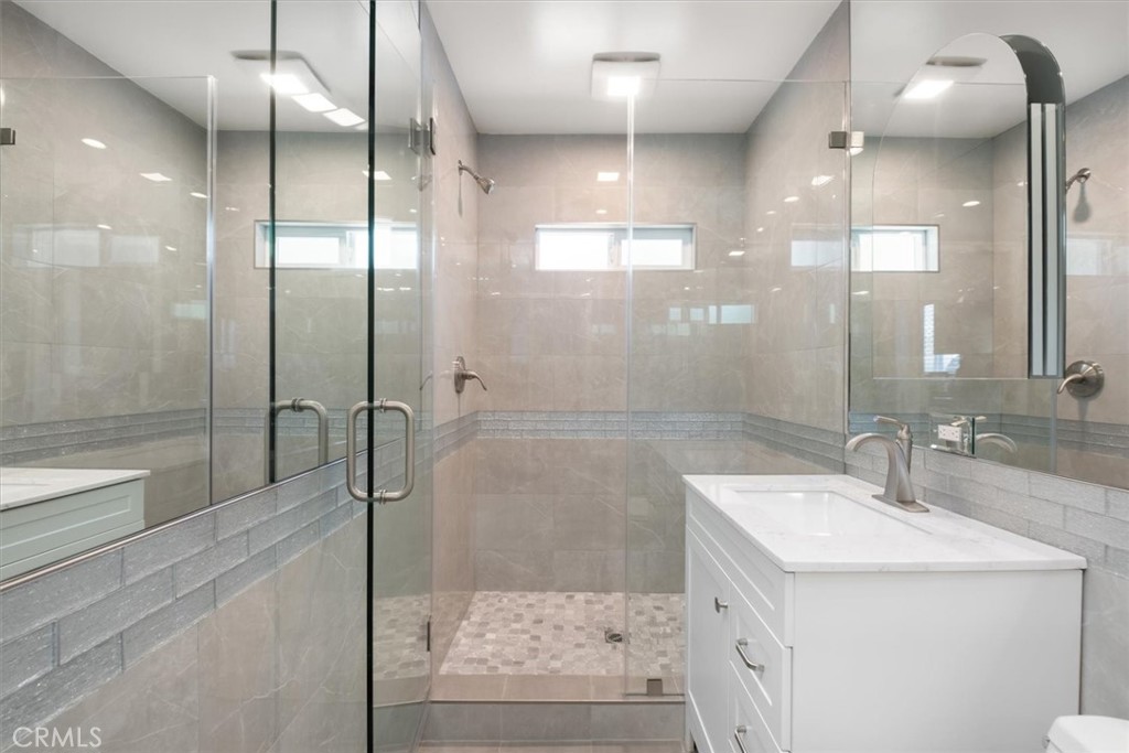 MLS #OC25223685 image #40