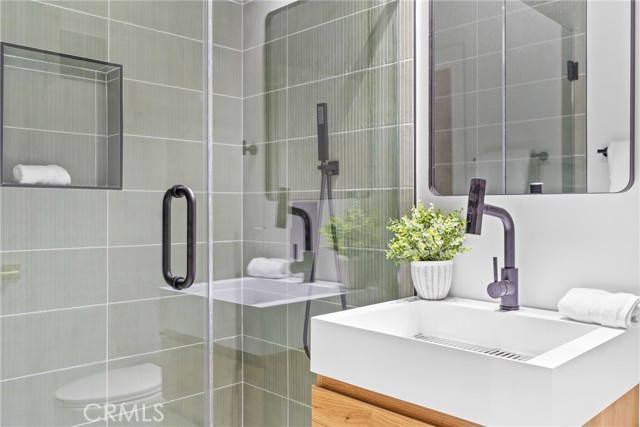 MLS #OC25223763 image #35