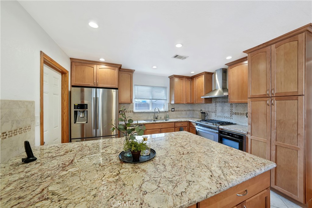 MLS #OC25223824 image #10