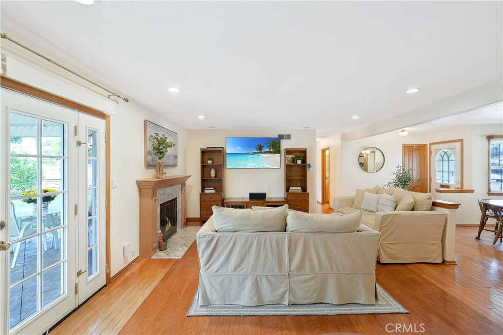 MLS #OC25223824 image #15