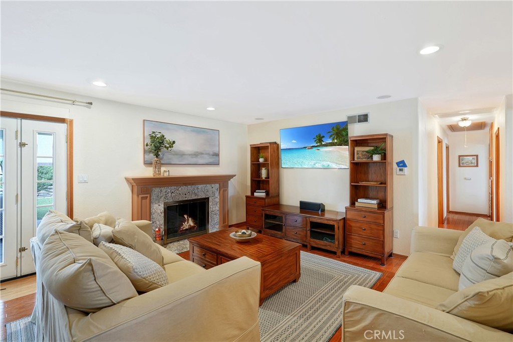 MLS #OC25223824 image #17