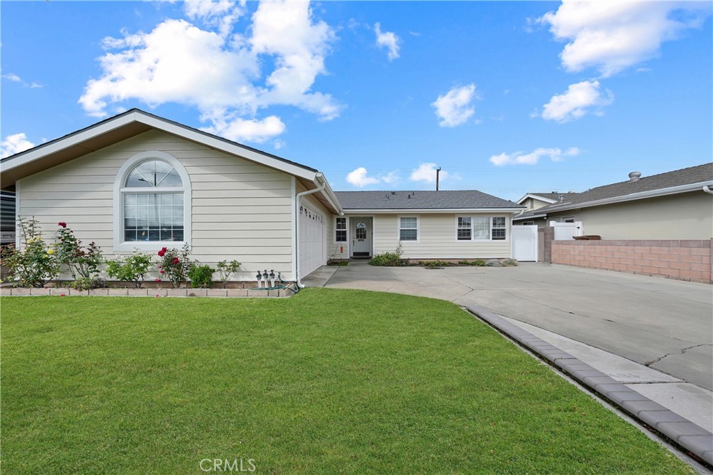 MLS #OC25223824 image #3