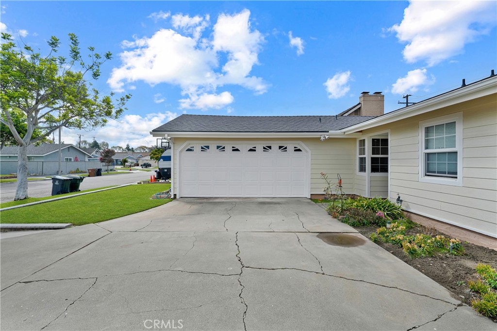 MLS #OC25223824 image #4