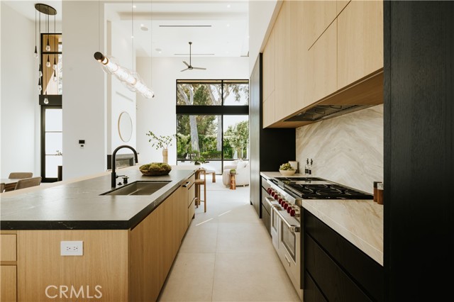 MLS #OC25223910 image #8