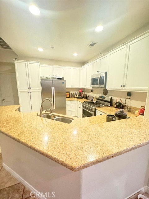 MLS #OC25223937 image #8