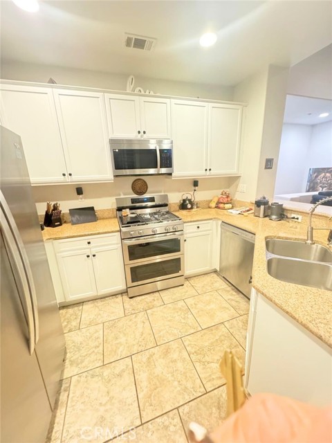 MLS #OC25223937 image #9