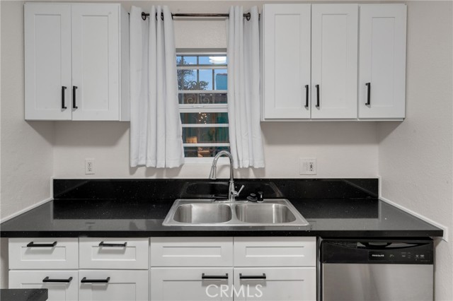 MLS #OC25223958 image #12