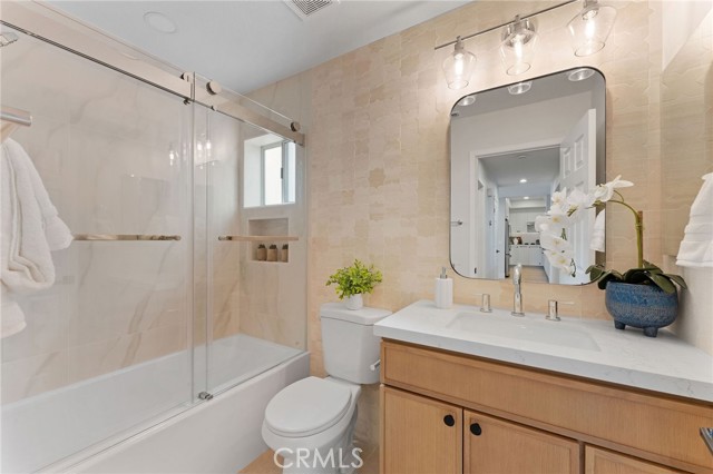 MLS #OC25223965 image #17