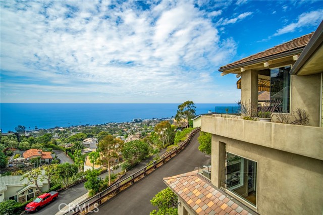 MLS #OC25223977 img 2