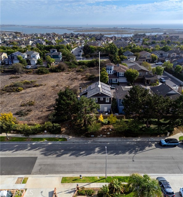 MLS #OC25224021 image #1