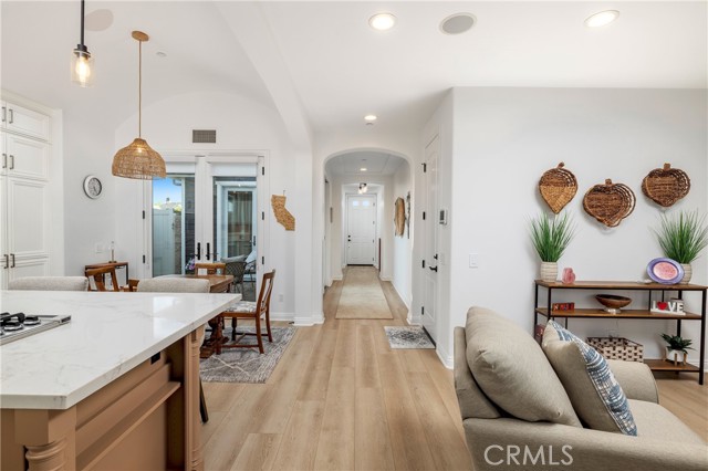 MLS #OC25224021 image #10