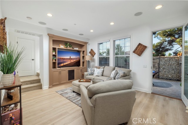 MLS #OC25224021 image #13