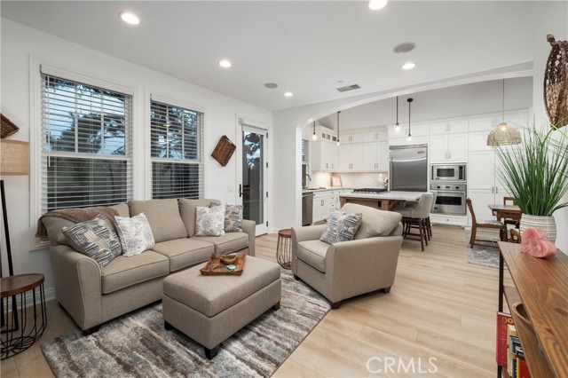 MLS #OC25224021 image #14