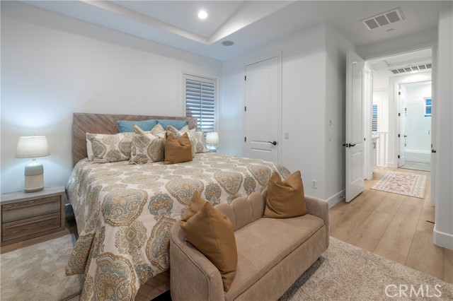 MLS #OC25224021 image #22