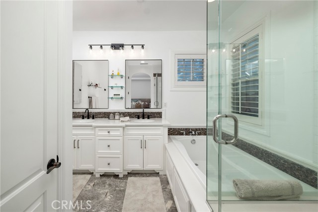 MLS #OC25224021 image #23