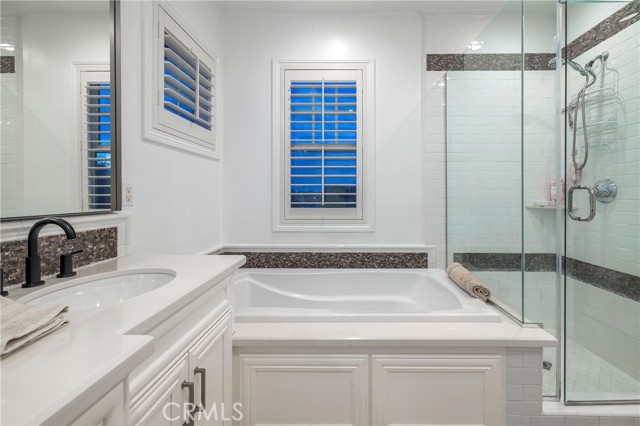 MLS #OC25224021 image #24