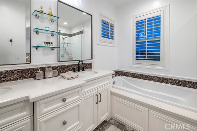 MLS #OC25224021 image #26