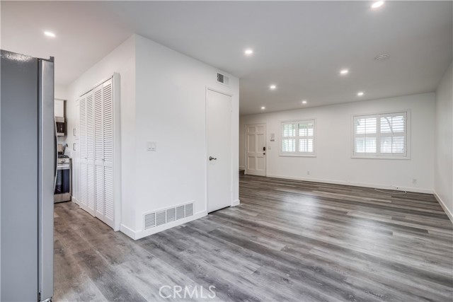 MLS #OC25224029 image #17