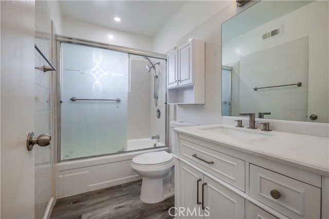 MLS #OC25224029 image #32