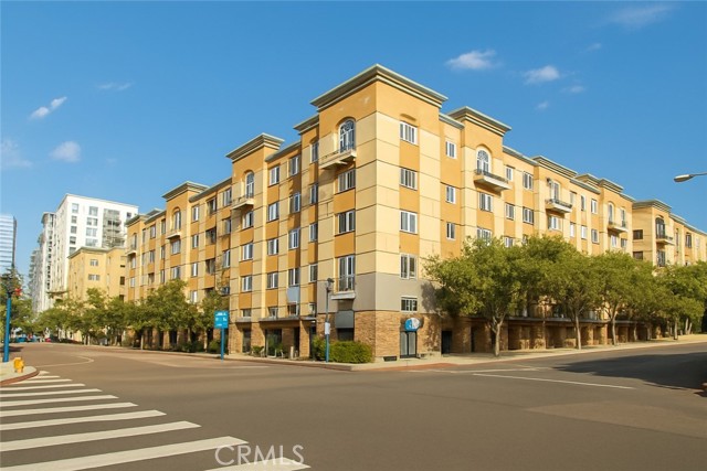 MLS #OC25224126 image #1