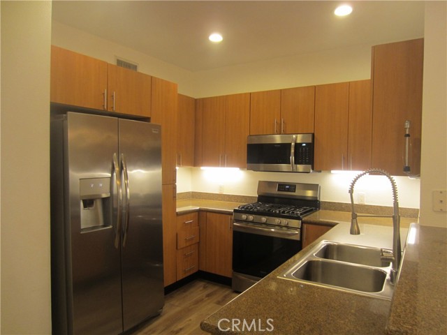 MLS #OC25224126 image #5