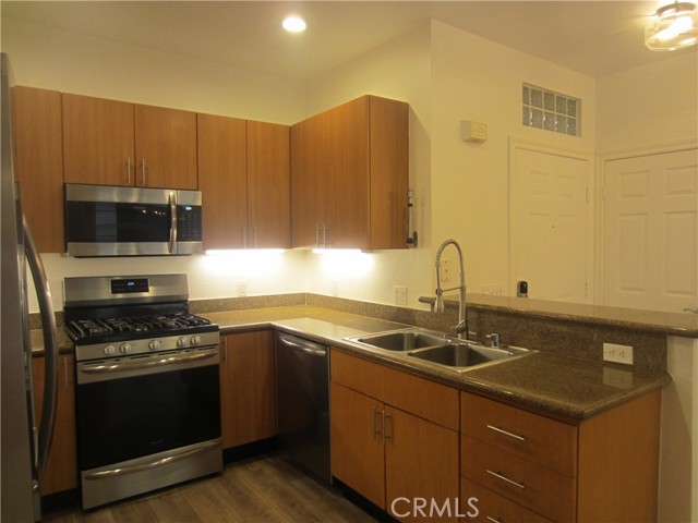 MLS #OC25224126 image #6