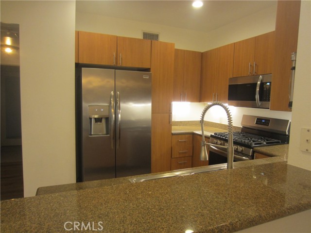 MLS #OC25224126 image #9