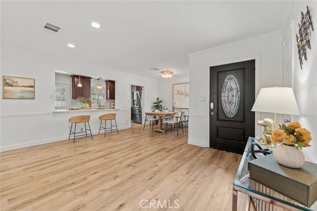 MLS #OC25224145 image #2