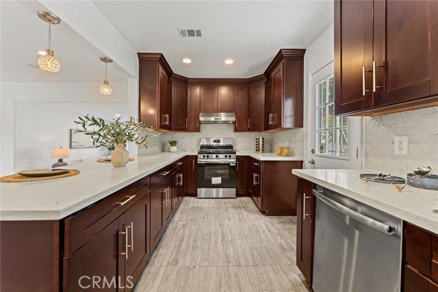 MLS #OC25224145 image #7