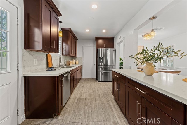 MLS #OC25224145 image #8