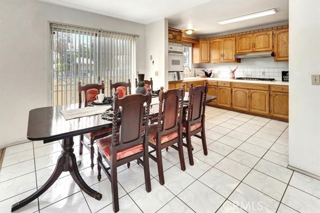 MLS #OC25224161 image #2