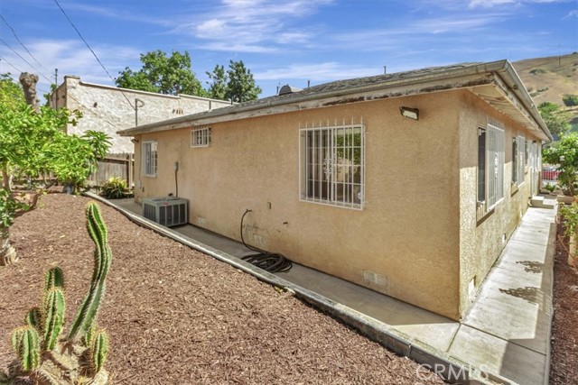 MLS #OC25224161 image #24