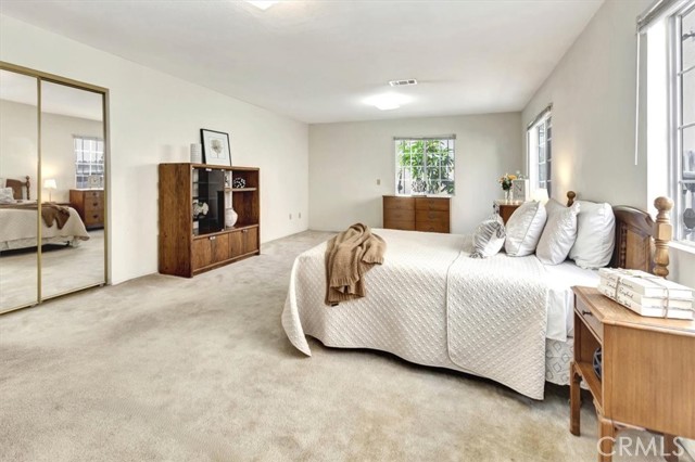 MLS #OC25224161 image #5