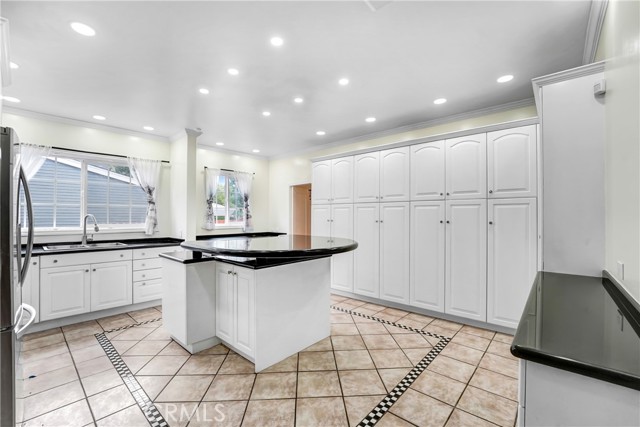 MLS #OC25224176 image #12