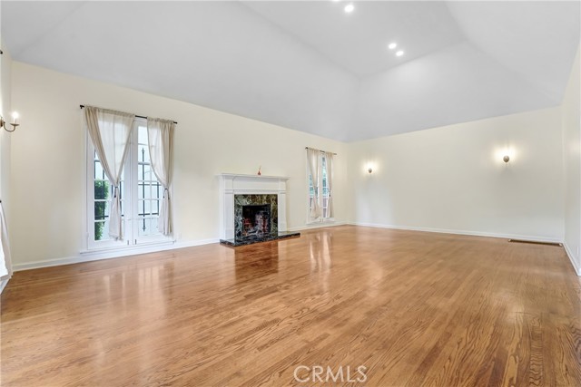 MLS #OC25224176 image #2