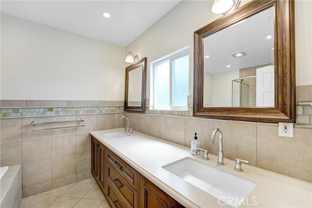 MLS #OC25224176 image #20