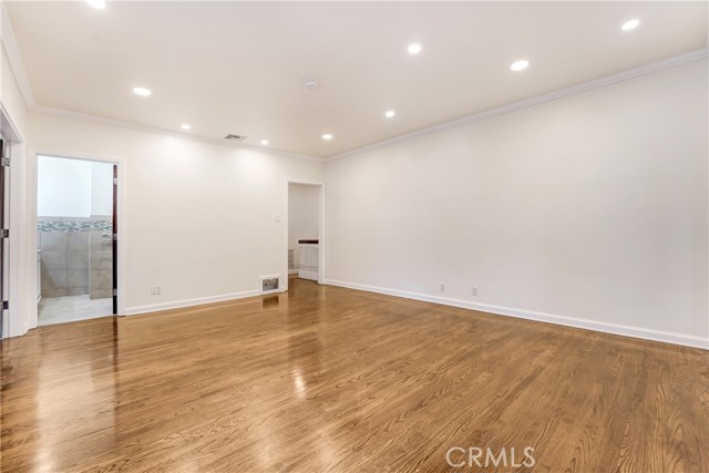 MLS #OC25224176 image #24