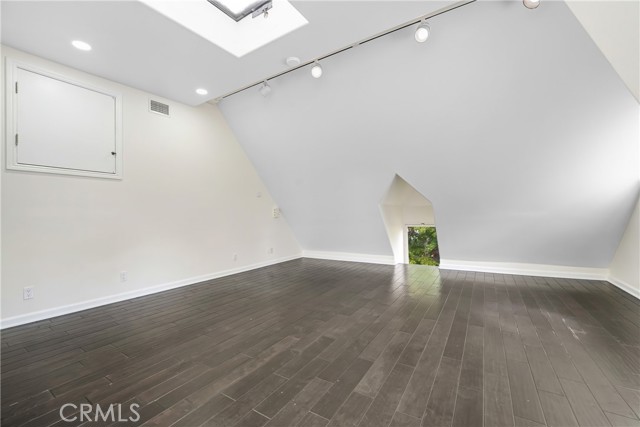 MLS #OC25224176 image #29