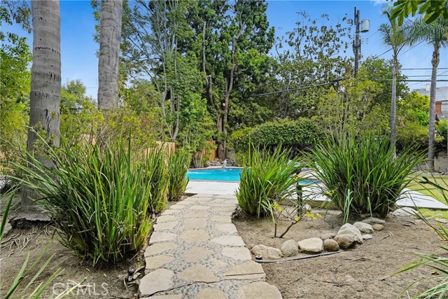 MLS #OC25224176 image #35