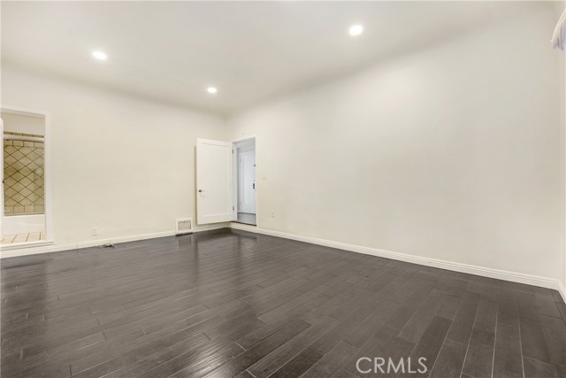 MLS #OC25224176 image #5