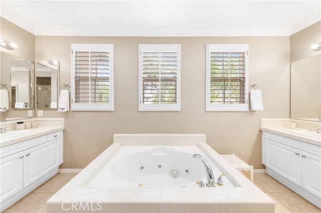 MLS #OC25224195 image #16