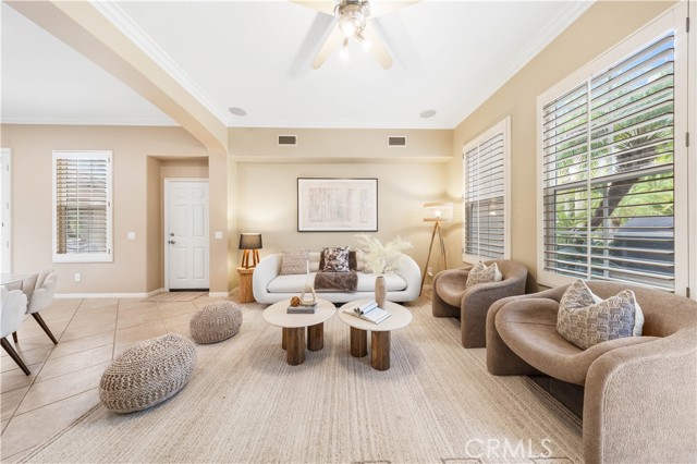 MLS #OC25224195 image #9