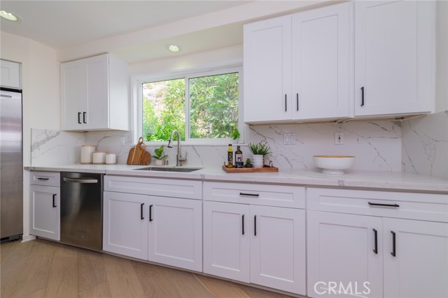 MLS #OC25224348 image #25