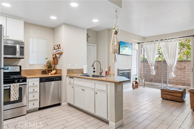 MLS #OC25224375 image #2