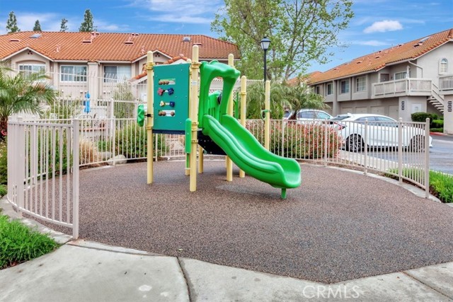 MLS #OC25224375 image #33