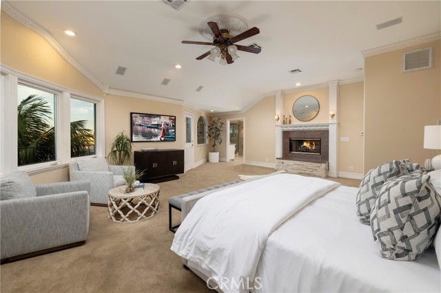 MLS #OC25224394 image #10