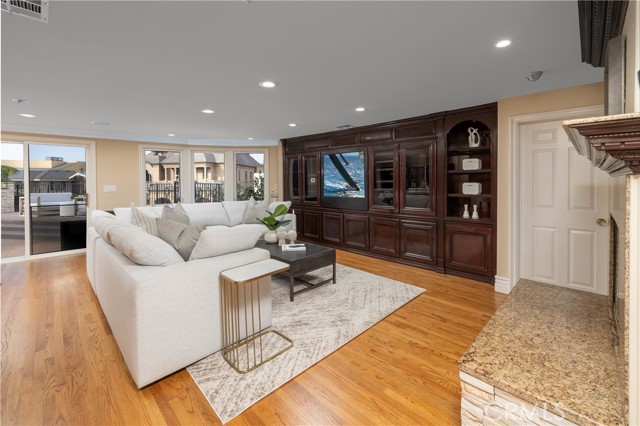 MLS #OC25224394 image #7