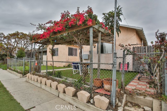 MLS #OC25224460 image #0