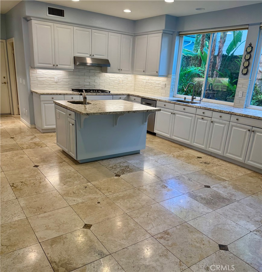 MLS #OC25224711 image #18